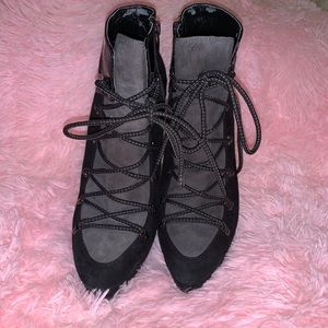Enzo Angiolini Black/Gray lace up booties size 10